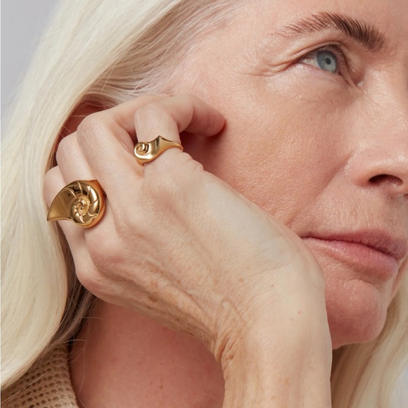 Jenny Bird Gold Lucille Signet Ring - size 3 - Picture 5 of 7